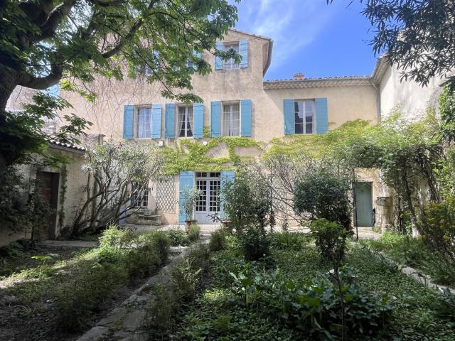 Maison bourgeoise au cœur de Pernes les Fontaines 294m² Pernes les Fontaines