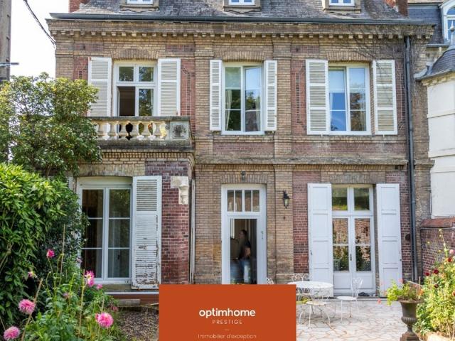 Maison bourgeoise avec jardin et garage LISIEUX centre