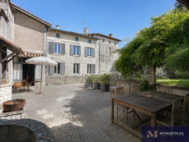 Maison Bourgeoise Centre Ville 248m² Barbezieux Saint Hilaire