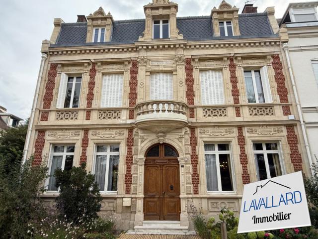 Maison bourgeoise centre ville CORBIE