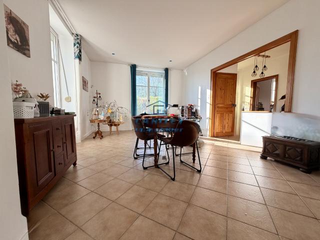 MAISON BOURGEOISE de 150 m2 4 chambres 565 m2 de terrain