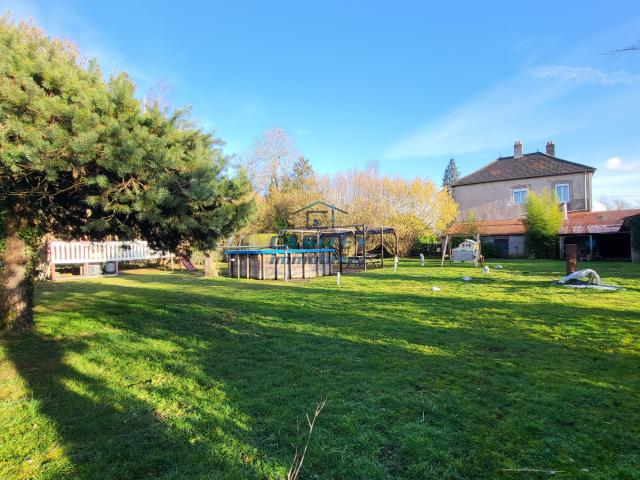 MAISON BOURGEOISE de 150 m2 4 chambres 7627 m2 de terrain