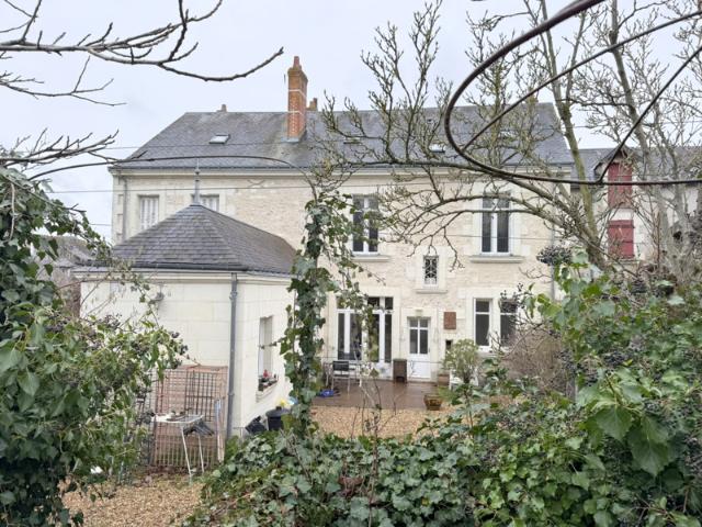 MAISON BOURGEOISE de 253 m2 sur terrain de 1298 m2