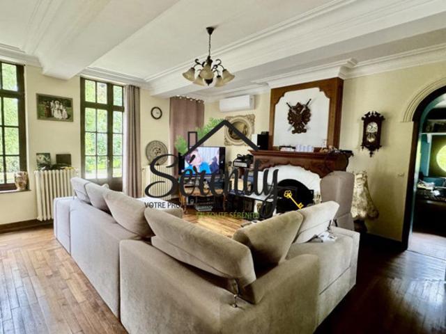 Maison Bourgeoise de 297 M2, 7 Pièces, domaine de 4.4 hectares