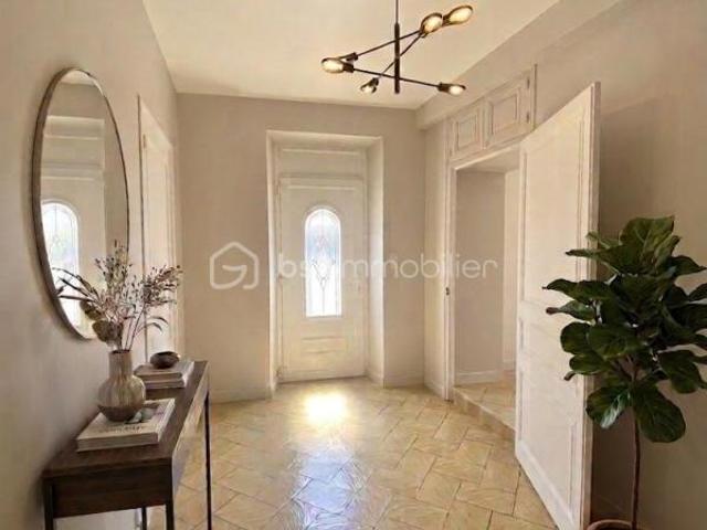 Maison bourgeoise de caractère – 168 m² – 5 chambres – Centre de Vallet