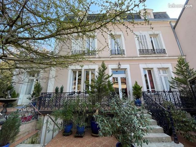 Maison Bourgeoise d'exception avec magnifique jardin