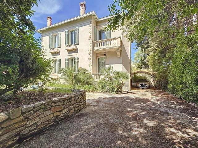 Maison bourgeoise du 19ème siècle à cap d'Antibes 237m² Cap d'Antibes