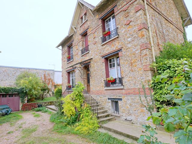 Maison bourgeoise Epône pièces 157m2
