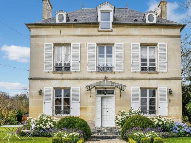 Maison Bourgeoise Jardin clos de murs 20 mn de Chantilly