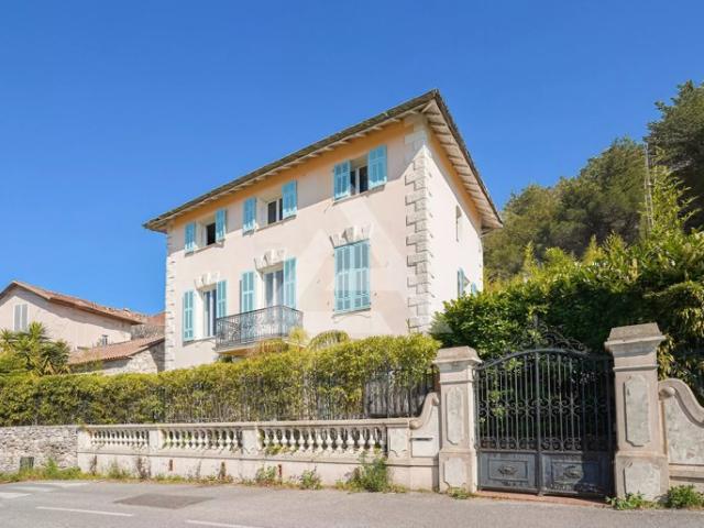 MAISON BOURGEOISE LA TURBIE DOUBLE GARAGE