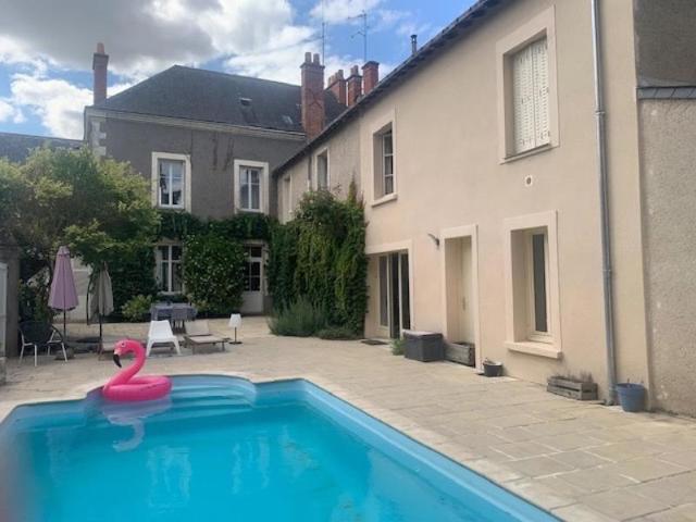 Charmante maison 270 m2 avec jardin 1000 m2 piscine les ponts de ce
