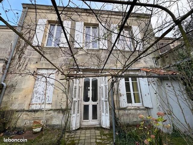 Maison bourgeoise lumineuse | Centre ville Rochefort | Jardin privatif