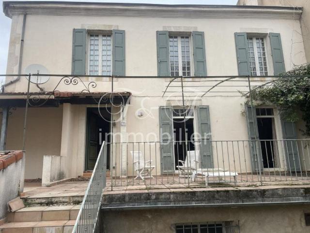 Maison bourgeoise proche du centre ville et des commerces 184m² Apt