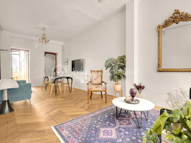 Maison bourgeoise – Quartier des Chalets – 111 m² habitables+ terrasse + cave – Garage box possible