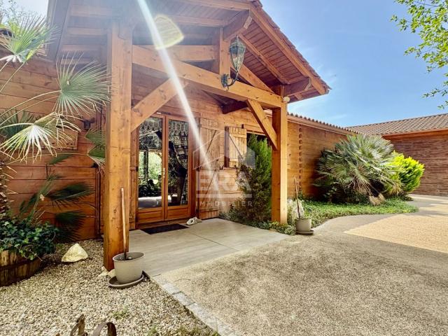 Maison Bois,alliant cachet et sérénité, à Neuvic