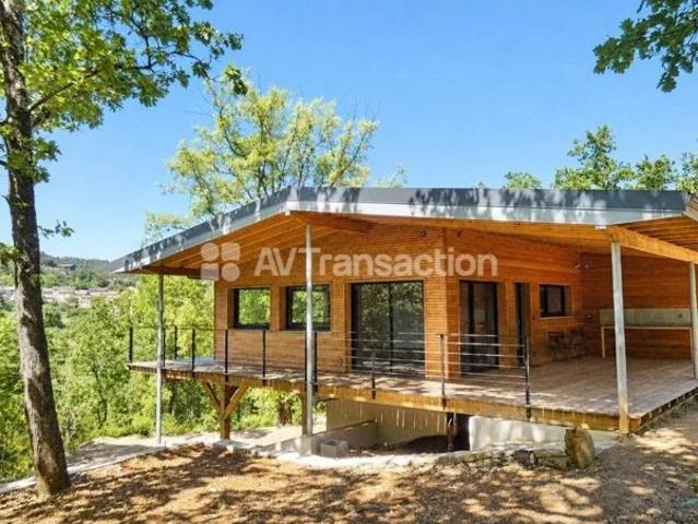 Maison bois contemporaine de qualité sur 3 117 m² de terrain