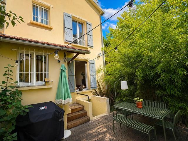 Maison Bois Colombes 5 pièce s 102.99 m2 dont studio indépendan