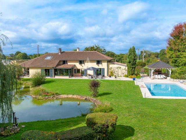 Propriété bressane de caractère ? rénovation d'exception 260 m² Boissey