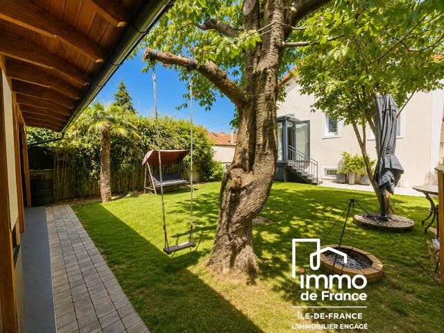 Maison Bondy 7 pièces sous sol total jardin et terrasse