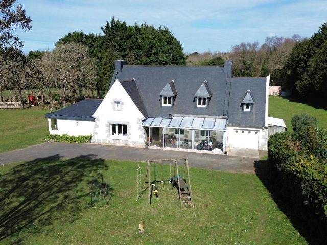 Maison bord de mer sur 3ha de terres
