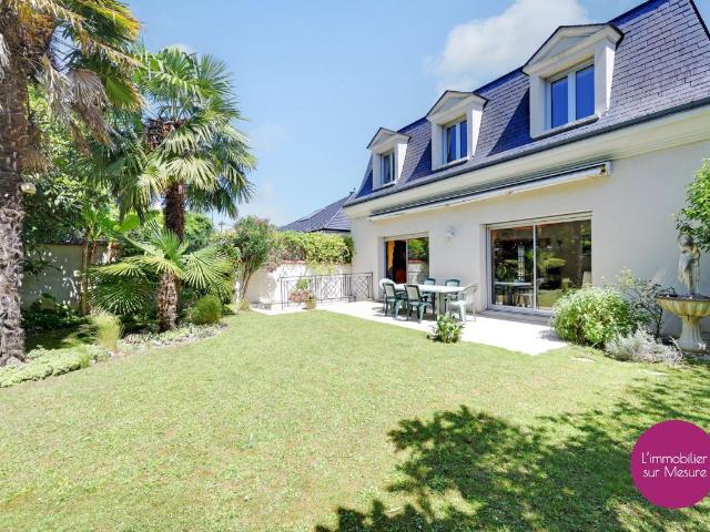 Maison bords de Marne À Vendre