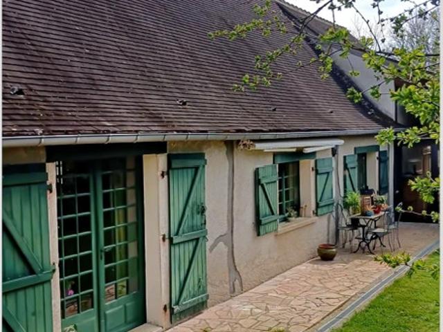 Maison, batiment et 11 ha de terres agricoles