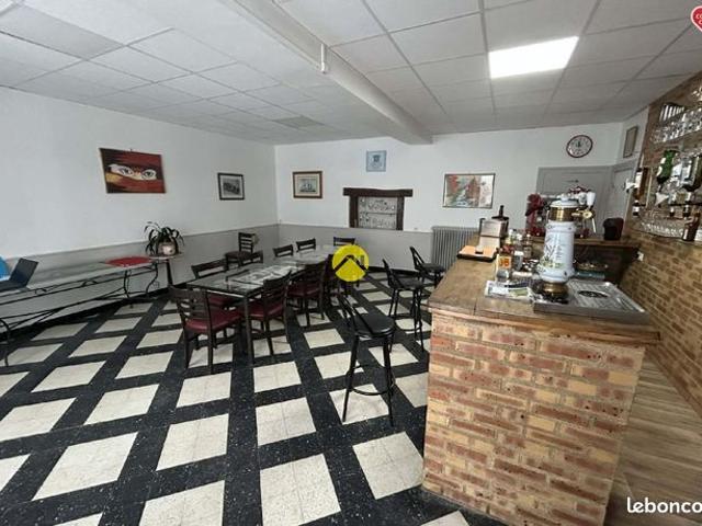Maison + BAR licence IV + Parking