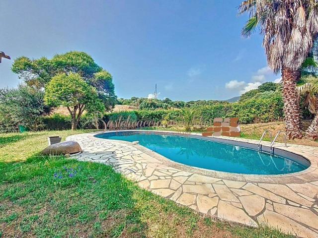Maison Bastelicaccia, 4 chambres avec un studio, piscine