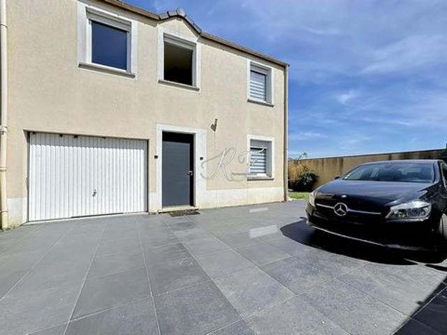 maison BBC de 2019 avec 4 chambres et double séjour