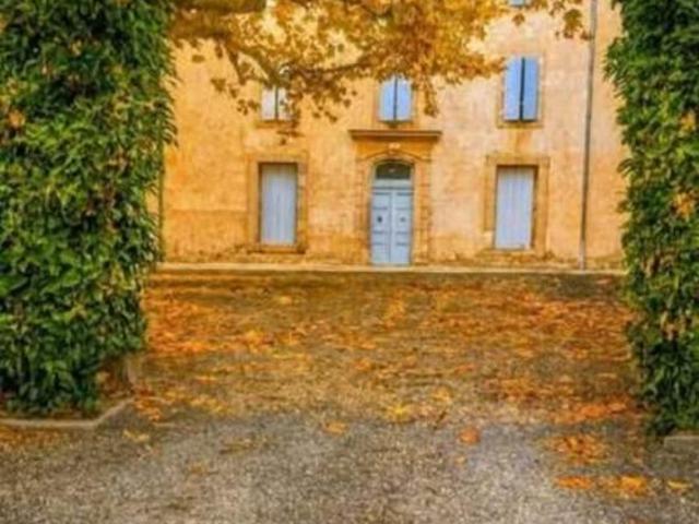 Maison Béziers 10 pièces 347 m2. Grand salon salle à manger 7 chambres, parc