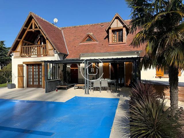 Maison belle prestation avec piscine à débordement