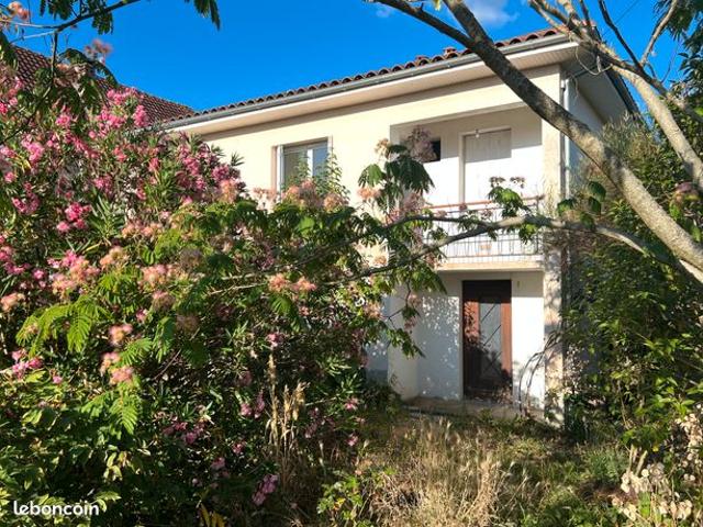 Maison Bergerac centre avec garage et jardin