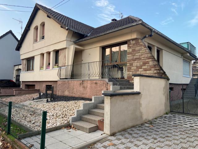 Maison bi famille avec appartement loué, grand jardin