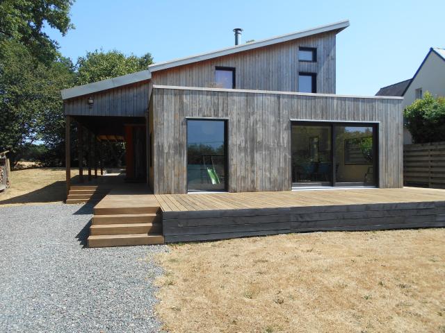 Maison Bioclimatique de 150 m2 habitables, meublée, de 4 chambres sur un terrain de 1315 m2