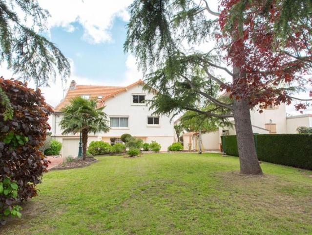 Maison Bretigny Sur Orge 11 pièce s 232 m2