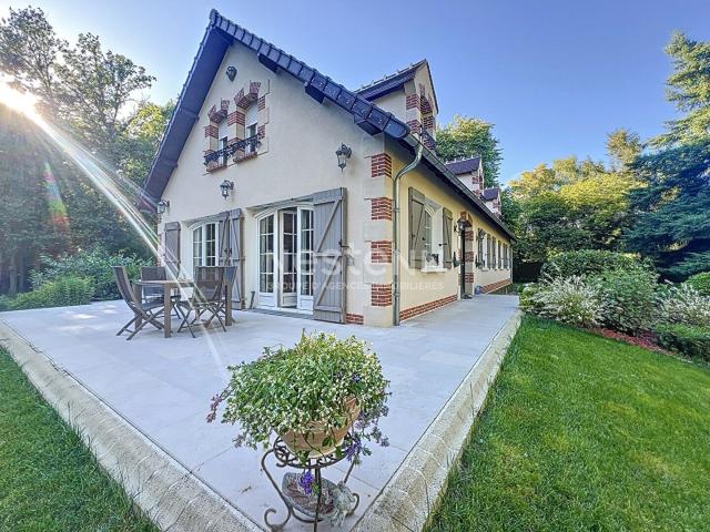 Maison Gouvieux 220M², parc 9000 m²