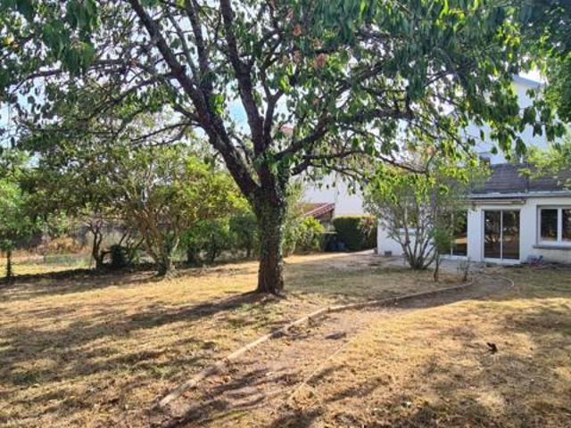 Maison Gorges Centre 8 P. 4 Chs. 174.34 M². T 575 M². Garage. Cave. Balcon