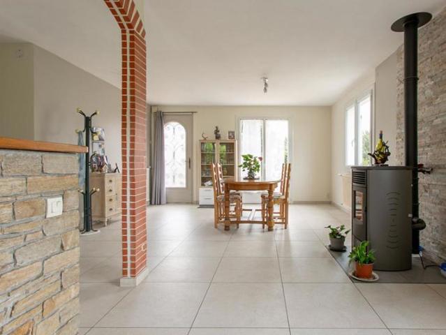 Maison Gorges 4 P. 3 Chs. 84.7 M². Garage. T 545 M². Terrasse