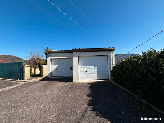 Maison + garages + dépendance & terrain