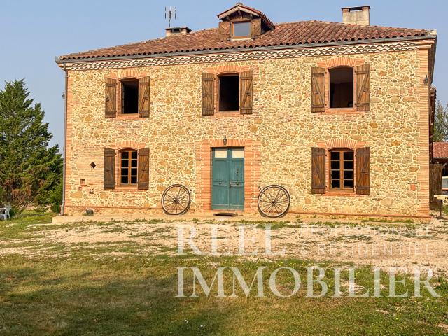 Maison Gasconne au coeur de la campagne Gersoise