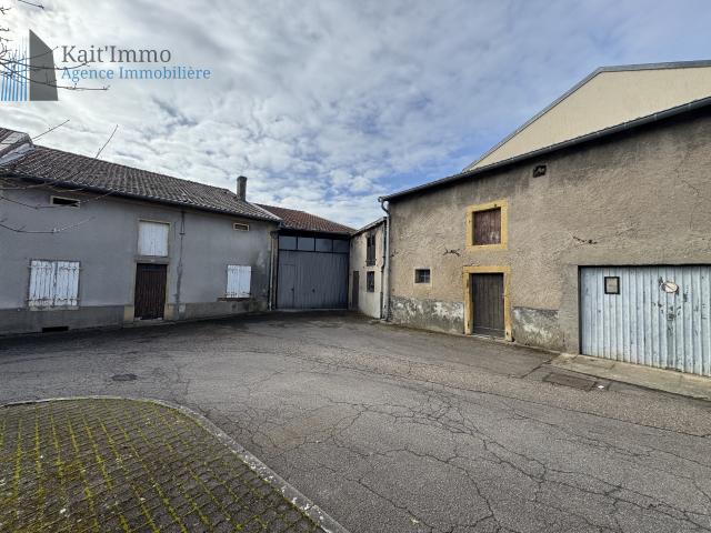 Maison + Granges et Garage
