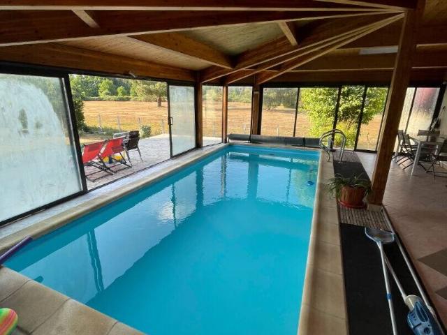 Maison GUECELARD 5 pièces 141 m2 165M² SURF AU SOL Sous sol
