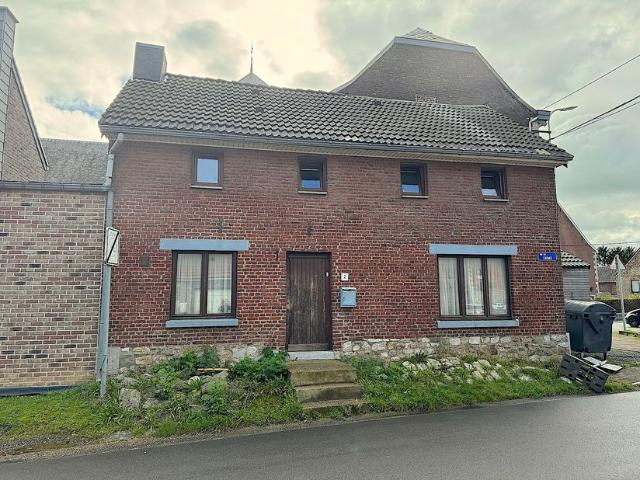 Maison d’angle à vendre pour 110000 euro avec 2 chambres à coucher