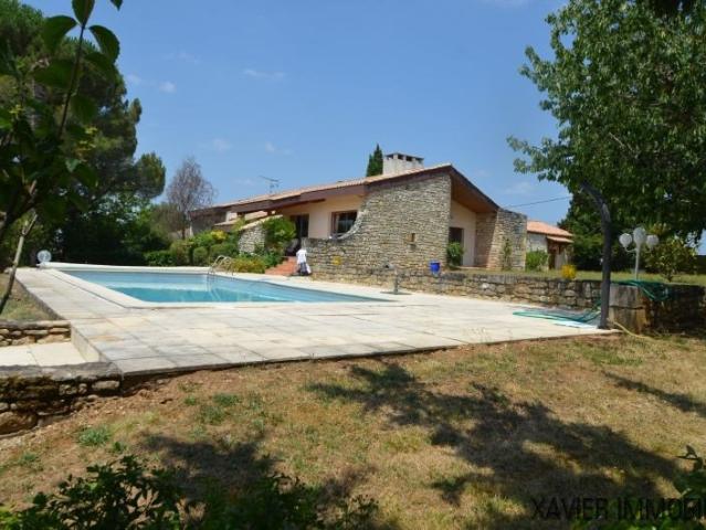 Maison d’architecte avec piscine au cœur d’un environnement. 220m² Montayral
