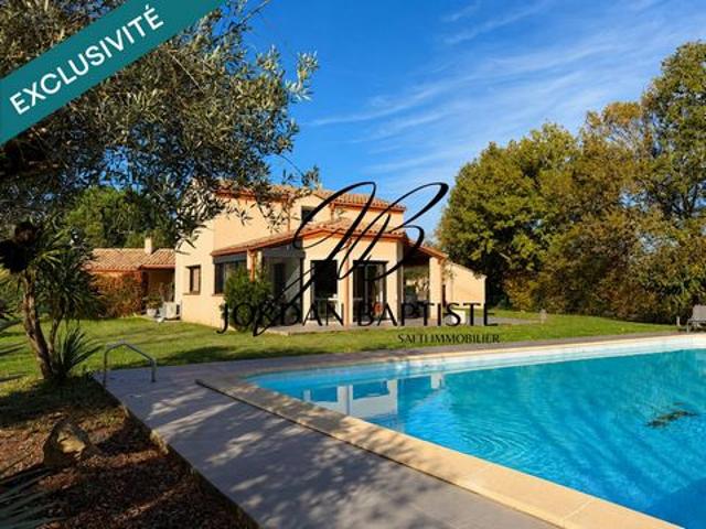 Maison d’architecte avec piscine – environnement calme et arboré