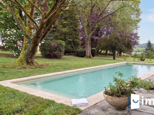 Maison d’architecte avec terrain piscinable de 5000 m2