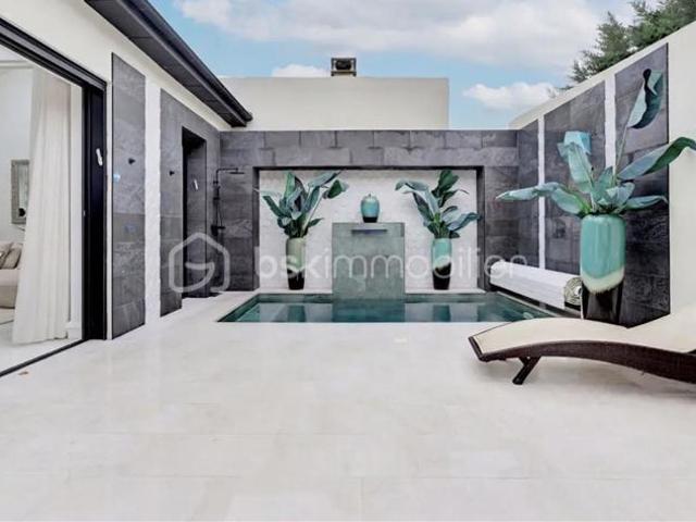 ? Maison d’architecte contemporaine – 8 pièces – 5 chambres –