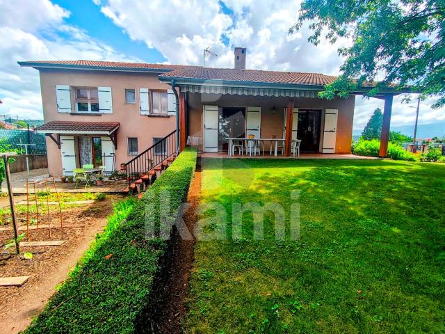 Maison d’architecte de 161 m2 4 chambres Terrain 905 m2. 161m² Génissieux