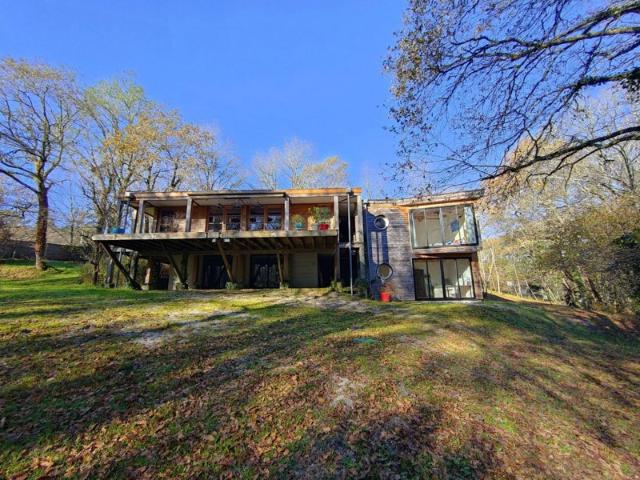 Maison d’Architecte en Bois de 210m² sur Parc Arboré de 3 060 m²