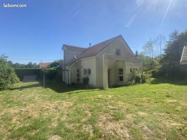Maison d’architecte en lisière de forêt à DOCELLES – 4 chambres – 135 m²